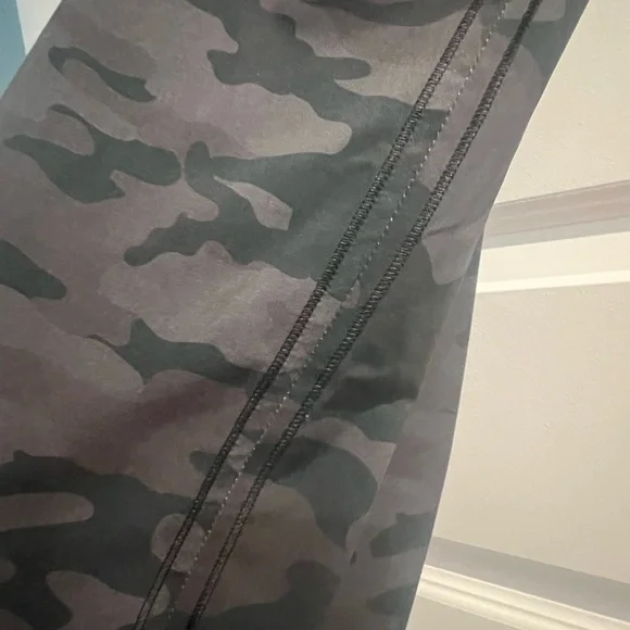 GAP, Size XL, Black and Gray Jogger pants with striped stitching on the side - Picture 2 of 4